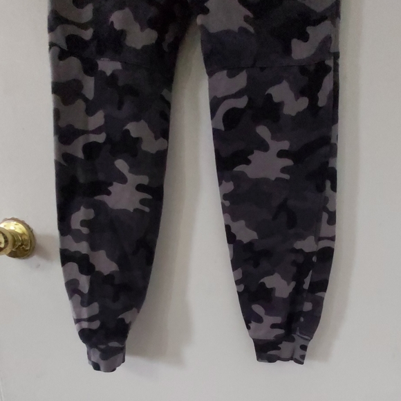 Under armour camo joggers - Picture 4 of 6